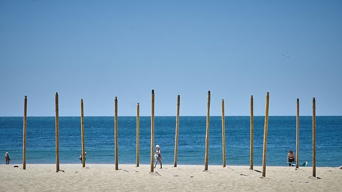 La playa de La Victoria, en Cádiz, es una de las que sí podrá recuperar su aspecto antes del verano.