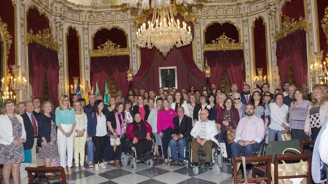 La Diputación homenajea a 68 entidades
