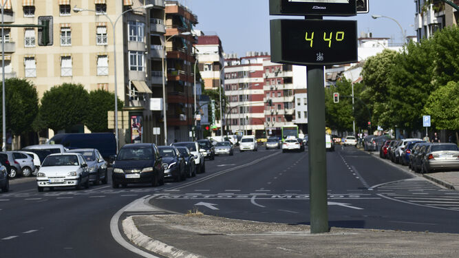 Un termómetro marca 44 grados en Córdoba.