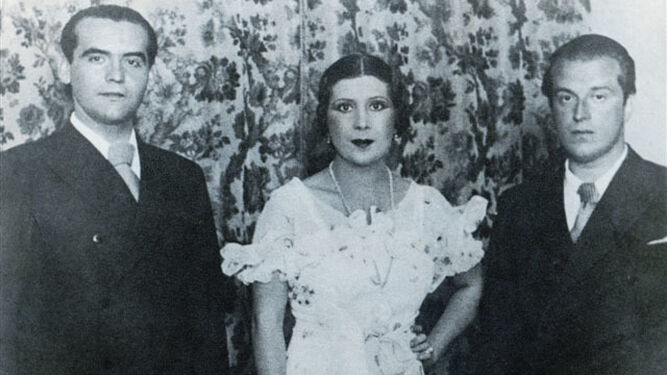 Federico García Lorca, izquierda, con Alberti y La Argentinita.