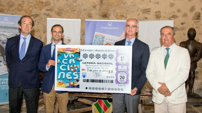 Un momento de la presentación del Sorteo de Vacaciones de la Lotería Nacional ayer en el Castillo de Santiago.