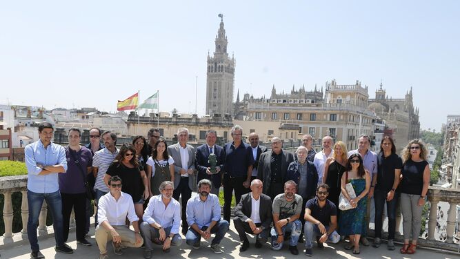 Representantes del cine andaluz y las instituciones arropan a Mariano Barroso, presidente de la Academia.