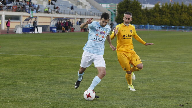 Abel Gómez, en un partido la pasada temporada con el UCAM Murcia.