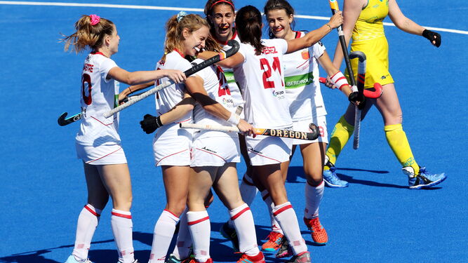 Las jugadoras españolas celebran la victoria ante Australia.