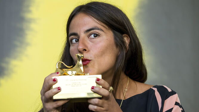 Elena López Riera se trae uno de los premios de Locarno a España.