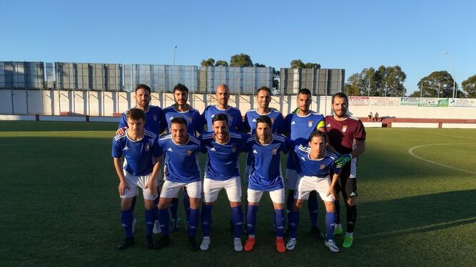 Formación que ayer presentó el Xerez Club Deportivo en el Arturo Puntas Vela.