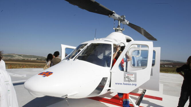 El helicóptero del 061, en su base de Jerez.