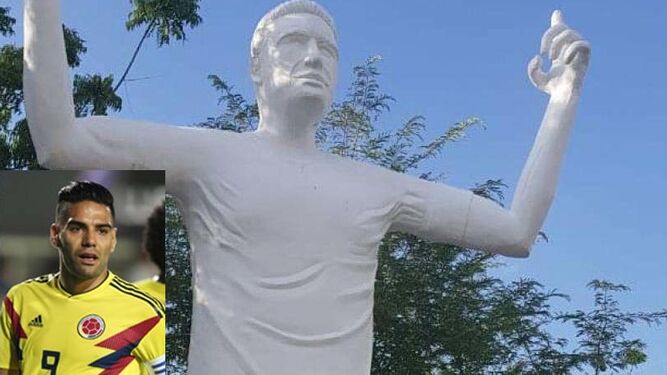 La estatua de Falcao que hace competencia al busto de Cristiano