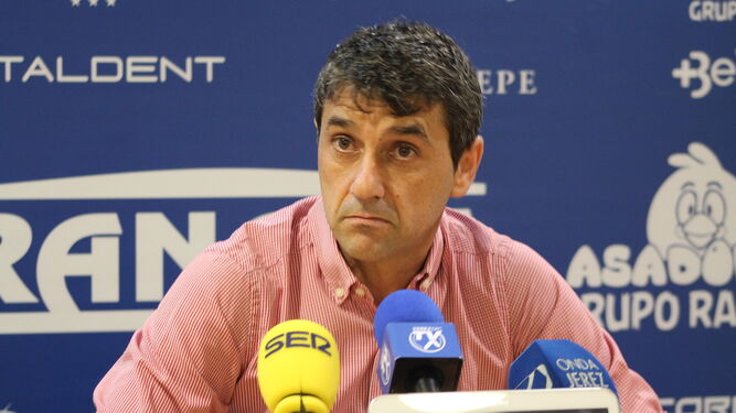 Pepe Masegosa, entrenador del Xerez DFC, cree que los dos últimos triunfos han servido a su equipo para recuperar la tranquilidad.