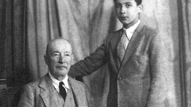 El maestro Javier Molina, junto a un jovencísimo Manuel Morao.