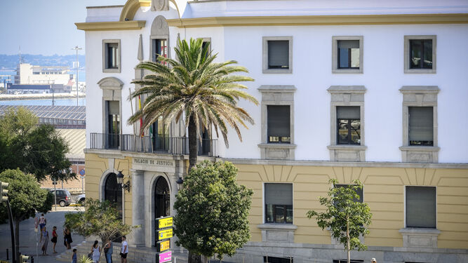 Fachada del Palacio de Justicia de Cádiz, donde se celebró el juicio.