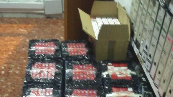 Cajetillas de tabaco de contrabando interceptadas por la Guardia Civil de Jerez esta madrugada.