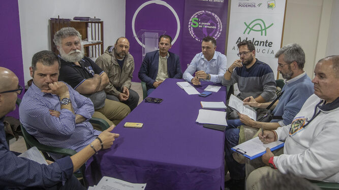 Reunión de Unidos Podemos y Adelante Andalucía con representantes de asociaciones de militares.