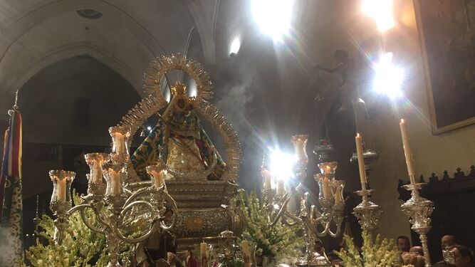 La Virgen de la Cabeza de Jerez en la basílica de la Merced.