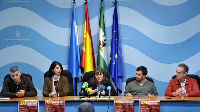 Laura Álvarez presentó ayer en el Ayuntamiento el Torneo Montesierra.