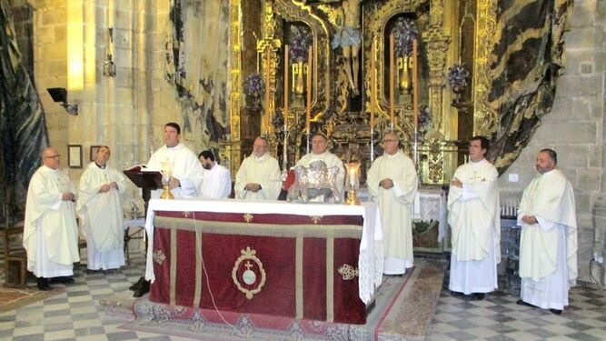 Momento de la Eucaristía presidida por el obispo Mazuelos Pérez.