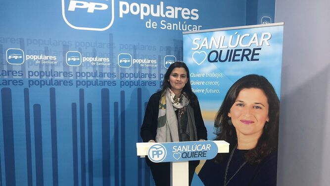 Carmen Pérez, portavoz municipal y candidata del PP a la Alcaldía de Sanlúcar.