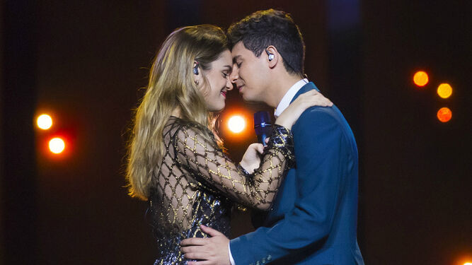 Amaia y Alfred,  durante su actuación en Eurovisión.