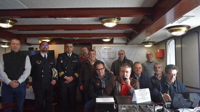 Foto de grupo de todos los participantes en las jornadas de la Unión de Radioaficionados Españoles
