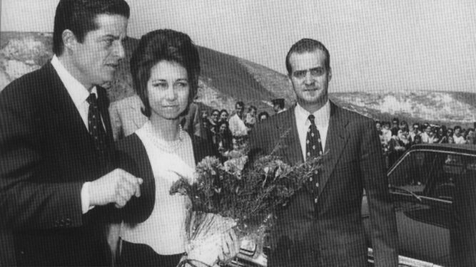 Con el Pr&iacute;ncipe don Juan Carlos y do&ntilde;a Sof&iacute;a el 7 de julio de 1971 en Jerez.