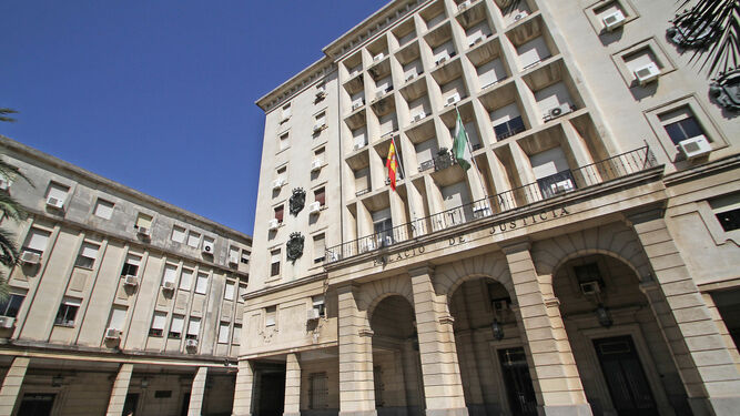 Fachada del Palacio de Justicia y de los juzgados de Sevilla.
