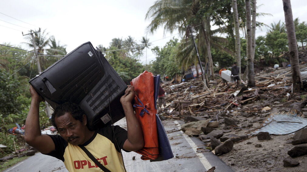 Las im&aacute;genes tras el 'tsunami' de Indonesia