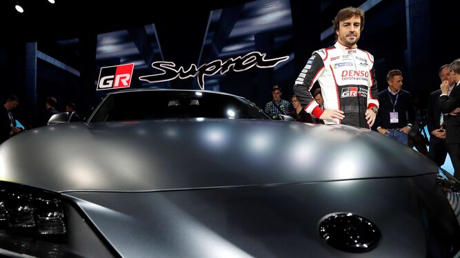 Fernando Alonso presenta el Supra, el nuevo deportivo de Toyota
