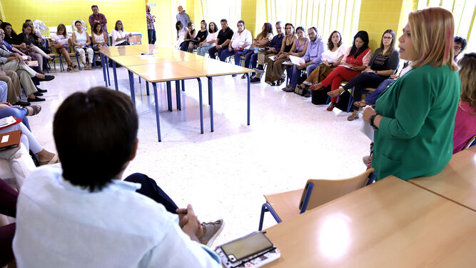Mamen Sánchez, en noviembre, en una reunión con colectivos que se beneficiarán del plan de intervención.