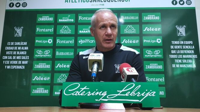 Rafa Carrillo ya no es entrenador del Atlético Sanluqueño.