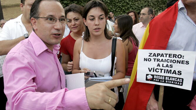Vox propone como senador a Alcaraz, quien llamó a Zapatero cómplice de ETA.