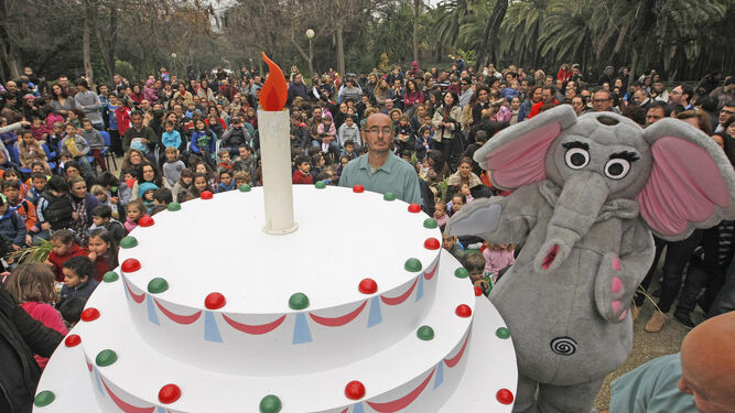 Fotografía tomada en febrero de 2013, cuando se celebró los 60 años del Zoobotánico con una tarta gigante.