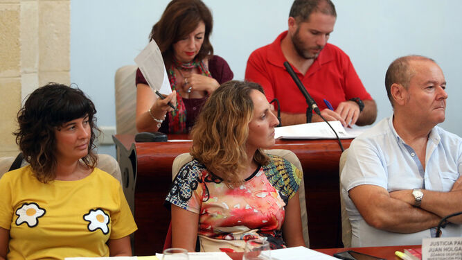 Integrantes del grupo municipal Ganemos Jerez durante un pleno celebrado en septiembre.