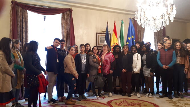Los alumnos que participan en el programa europeo han visitado el Ayuntamiento.