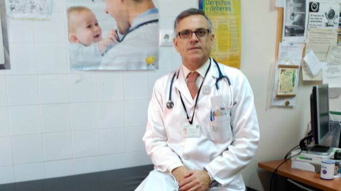 El doctor Cristóbal Coronel, secretario de Sepeap y director de las jornadas sobre vacunas.