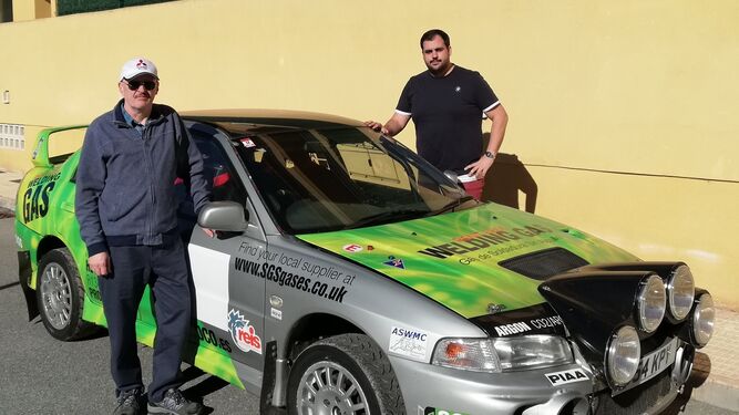 Alan Holly y Ángel Manzano, con el Mitsubishi Lancer con el que corren el Rally Valle del Almanzora.