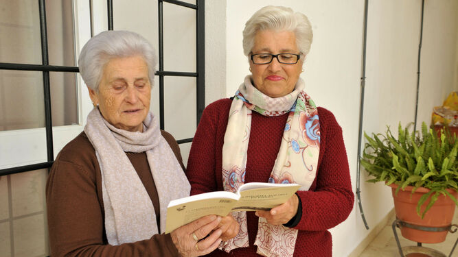 Rosario y Custodia forman parte del club de lectura.