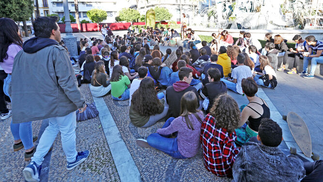 Un momento de la concentración en la plaza del Arenal.