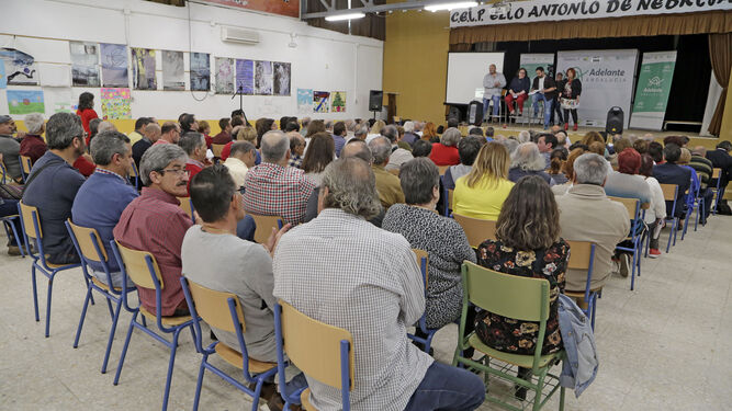 Una imagen de la asamblea constituyente celebrada en La Granja.