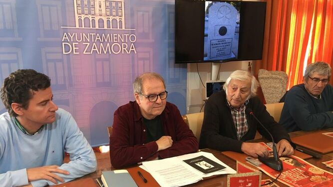 Presentación simultánea de los actos conmemorativos en el Ayuntamiento de Zamora.