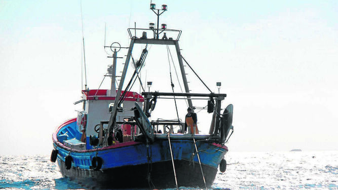 En la imagen, uno de los barcos pesqueros que participan en el proyecto.
