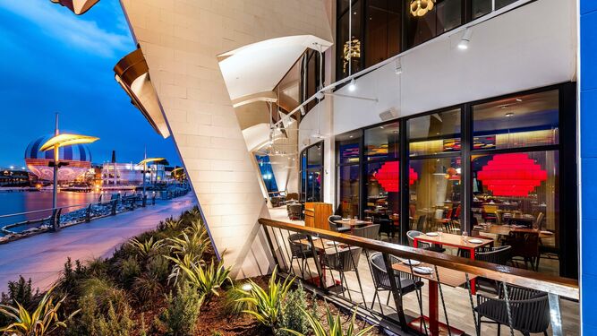 Patio exterior del restaurante Jaleo by José Andrés, en Walt Disney World Resort de Orlando.
