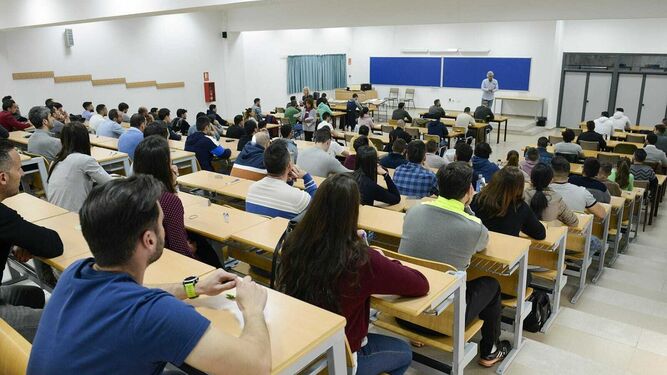 Imagen de uno de los exámenes realizados el pasado sábado en el campus de La Asunción.
