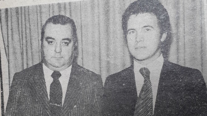 El alcalde saliente en 1979 Jerónimo Martínez Beas junto a Pedro Pachecho.