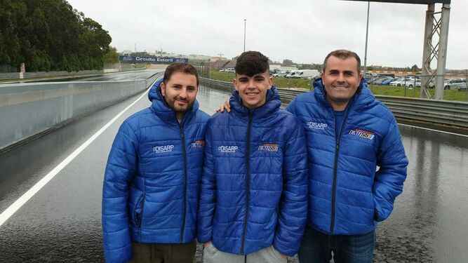 Héctor Faubel, Fau Cañero y Adrián Gándara, en la pista mojada del circuito de Estoril.