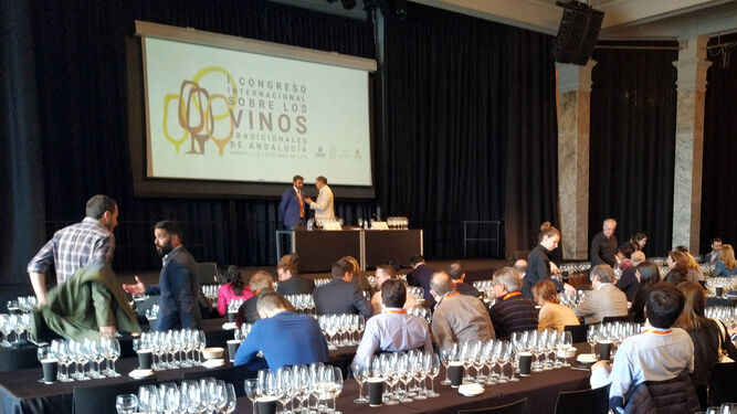 Una de las catas del Congreso Internacional sobre los Vinos Tradicionales de Andalucía celebrado en Madrid.