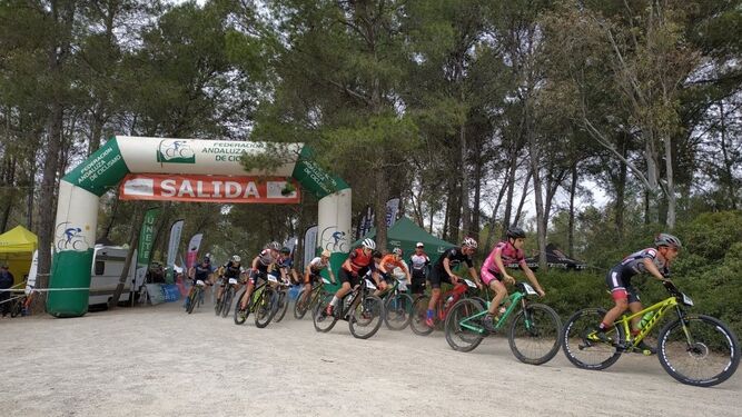 Salida de una de las pruebas del Open de Andalucía disputado en Estella.