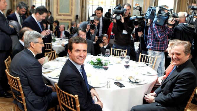 El presidente del PP, Pablo Casado, durante un almuerzo informativo celebrado este miércoles en Madrid.