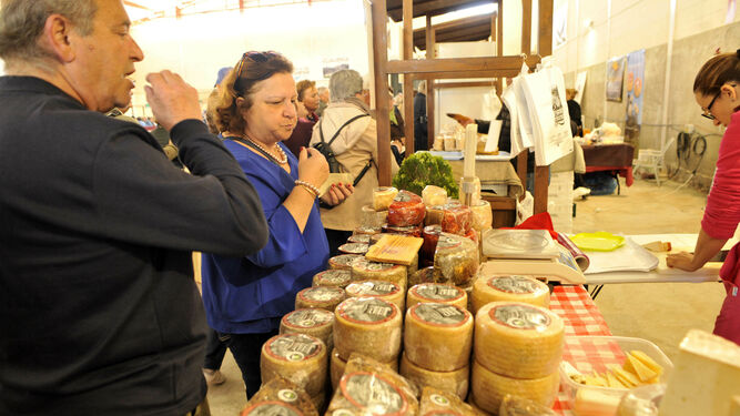 La Feria de Villaluenga proclama los mejores quesos andaluces