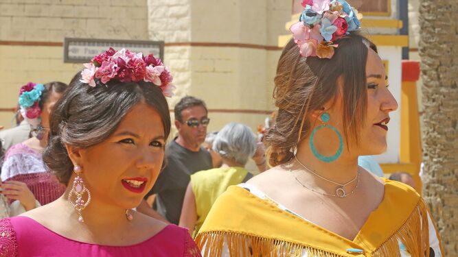 Las coronas de flores, lo más visto entre las flamencas.