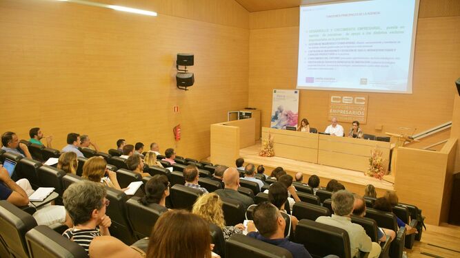 Una actividad formativa para emprendedores organizada por la Confederación de Empresarios de Cádiz.
